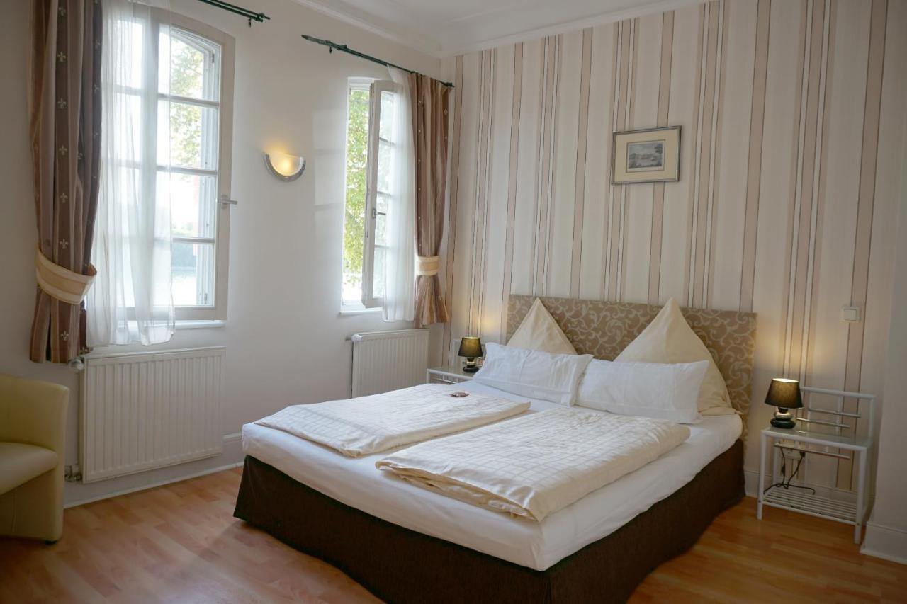 Hotel Am Schloss Biebrich Βιζμπάντεν Εξωτερικό φωτογραφία