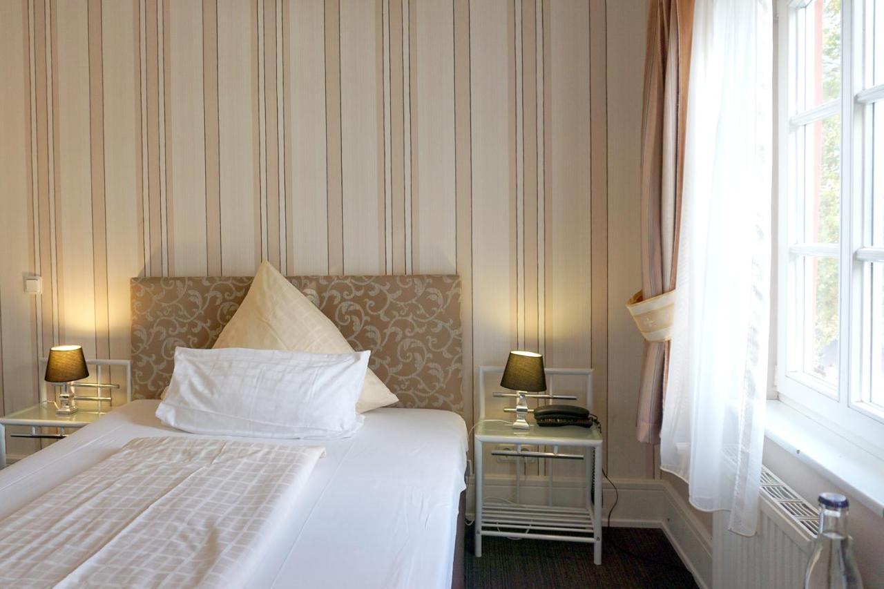 Hotel Am Schloss Biebrich Βιζμπάντεν Εξωτερικό φωτογραφία