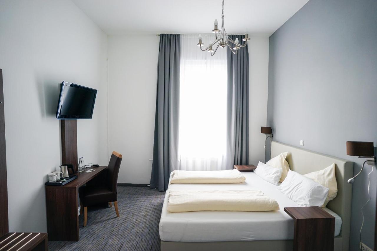 Hotel Am Schloss Biebrich Βιζμπάντεν Εξωτερικό φωτογραφία